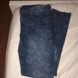 These are nice skinny jeans.